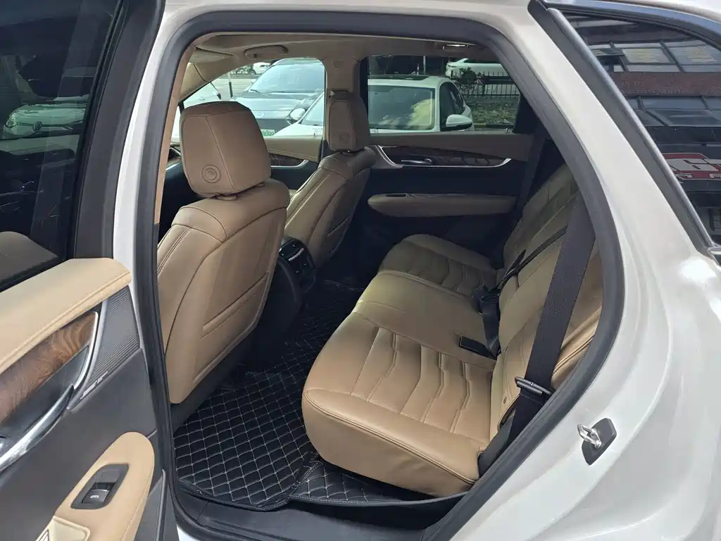 Cadillac XT5 — миниатюра 4