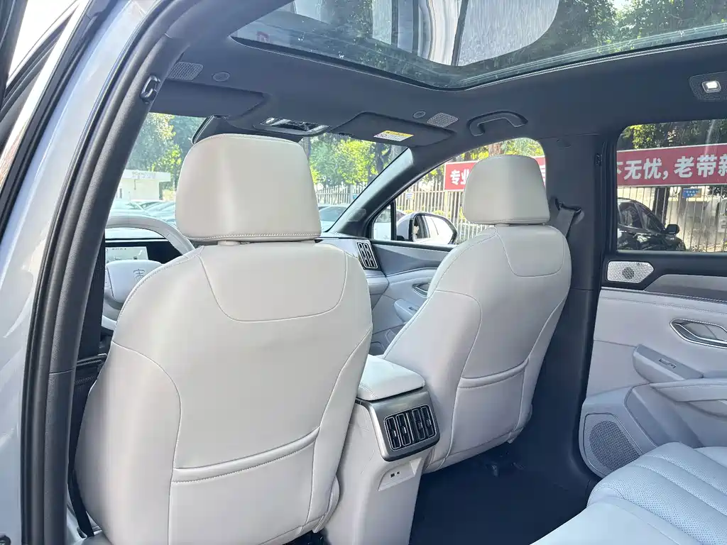 BYD Song Ultra — миниатюра 23