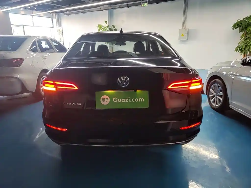 Volkswagen Lavida — миниатюра 6