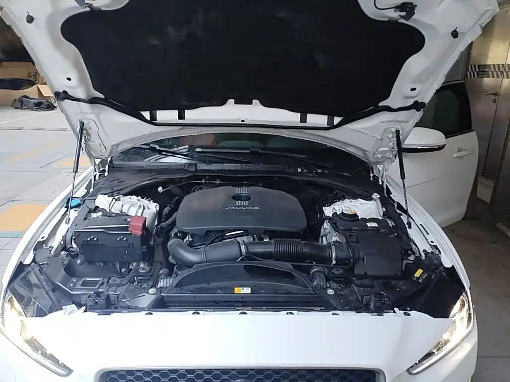Jaguar XE — миниатюра 20