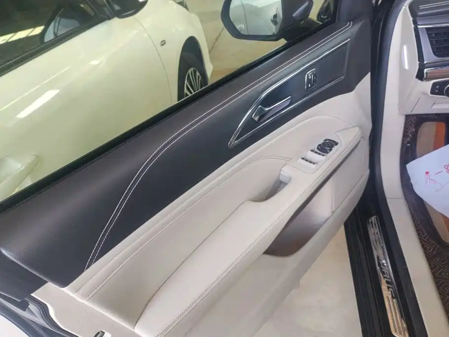 Ford Taurus — миниатюра 7