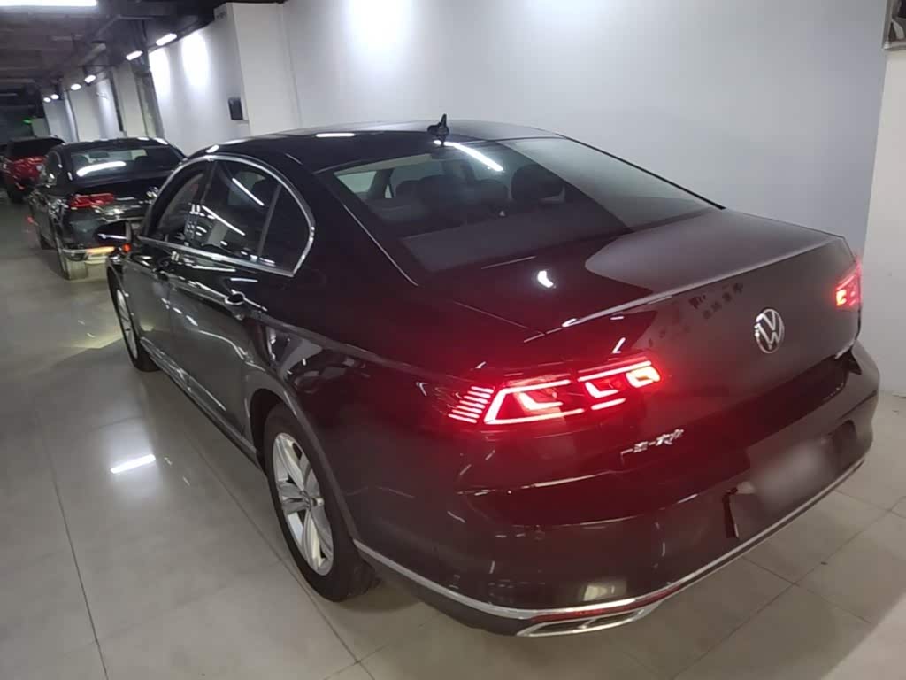 Volkswagen Magotan 1.4 л 2025 г. Чёрный, пробег 26500 км