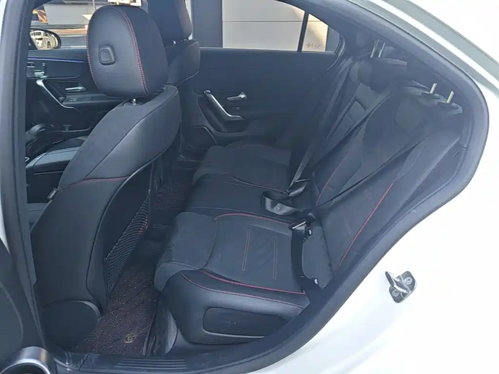 Mercedes-Benz A-Class — миниатюра 17