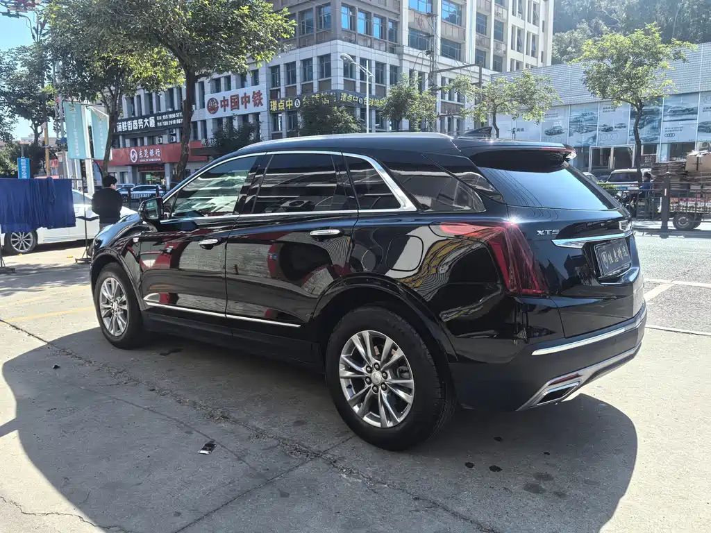 CADILLAC XT5