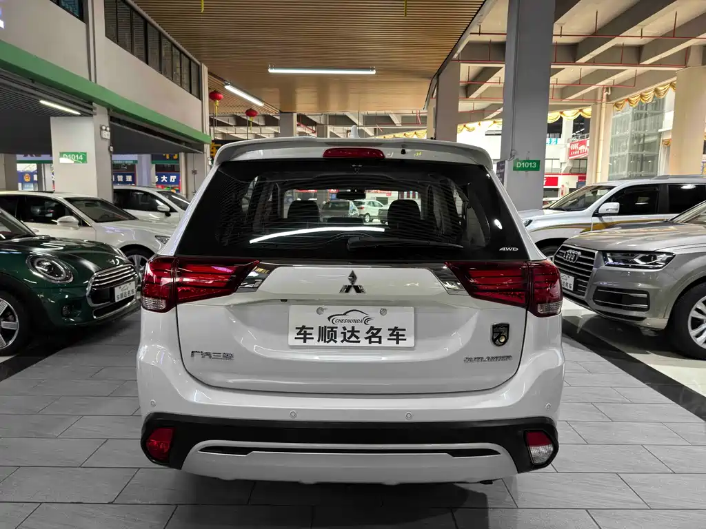 Mitsubishi Outlander — миниатюра 5