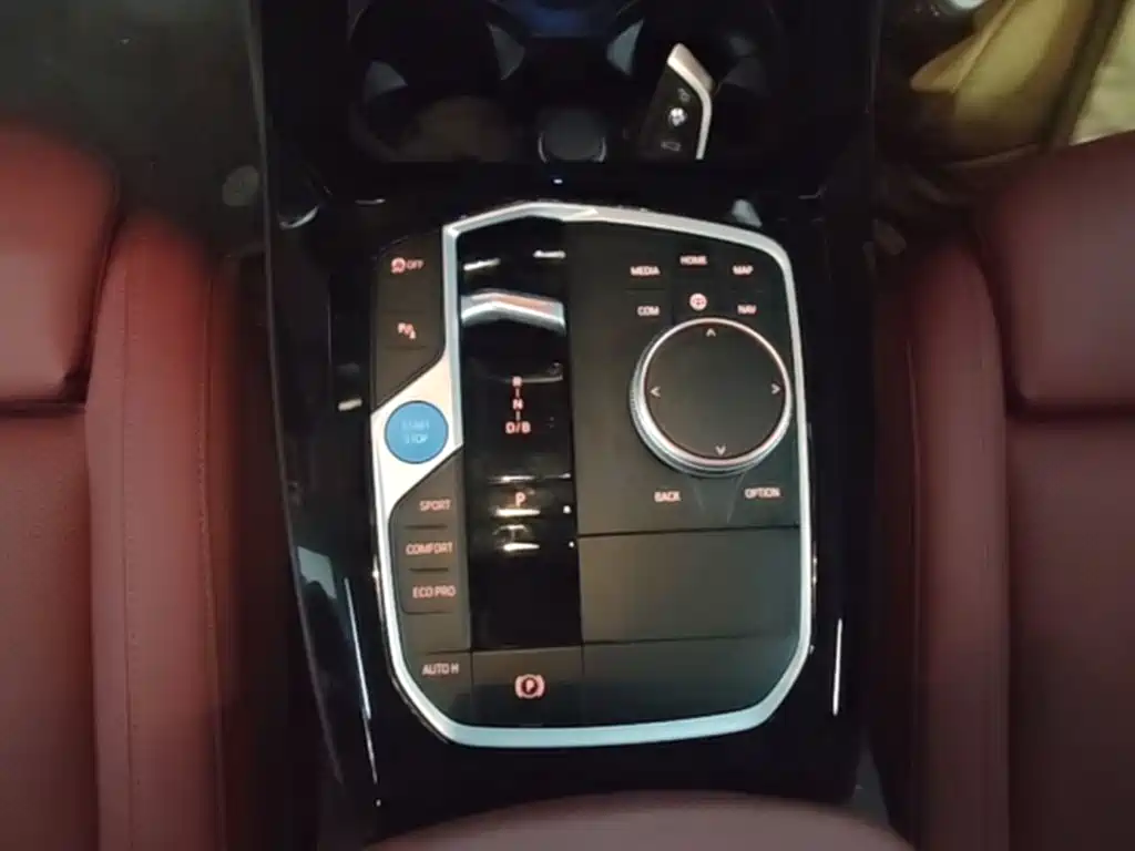BMW iX3 — миниатюра 14