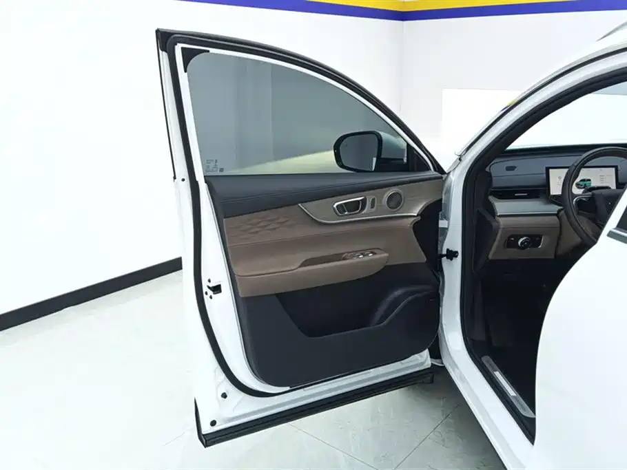 Chery 8 PLUS 2025 290TGDI DCT Luxury