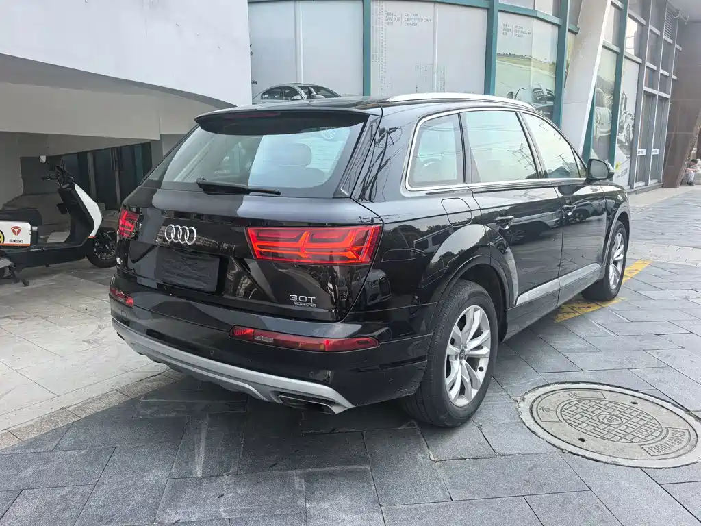Audi Q7 — миниатюра 5