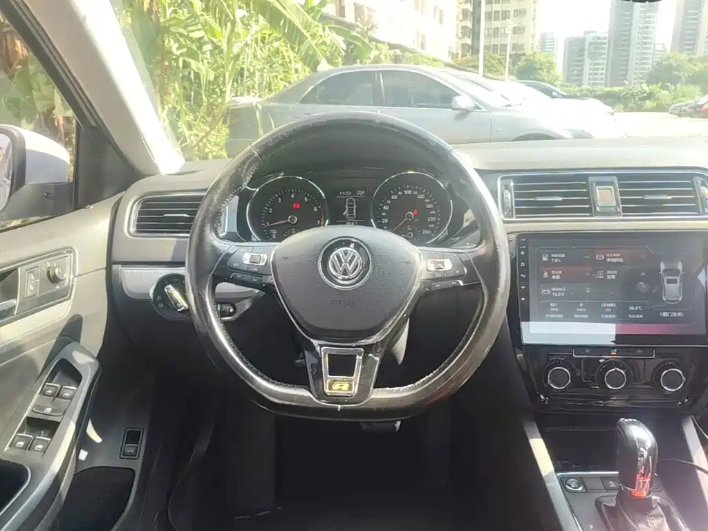 Volkswagen Sagitar — миниатюра 11