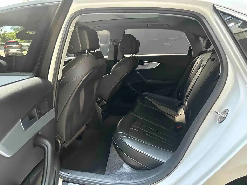 Audi A4L 2022 40 TFSI Fashion