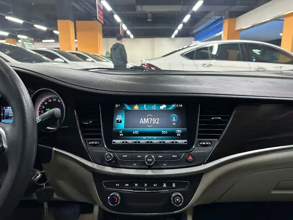 Buick Verano — миниатюра 11