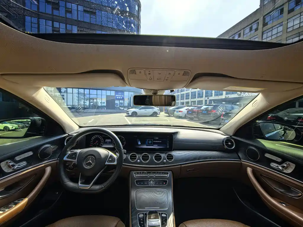 MERCEDES-BENZ E CLASS