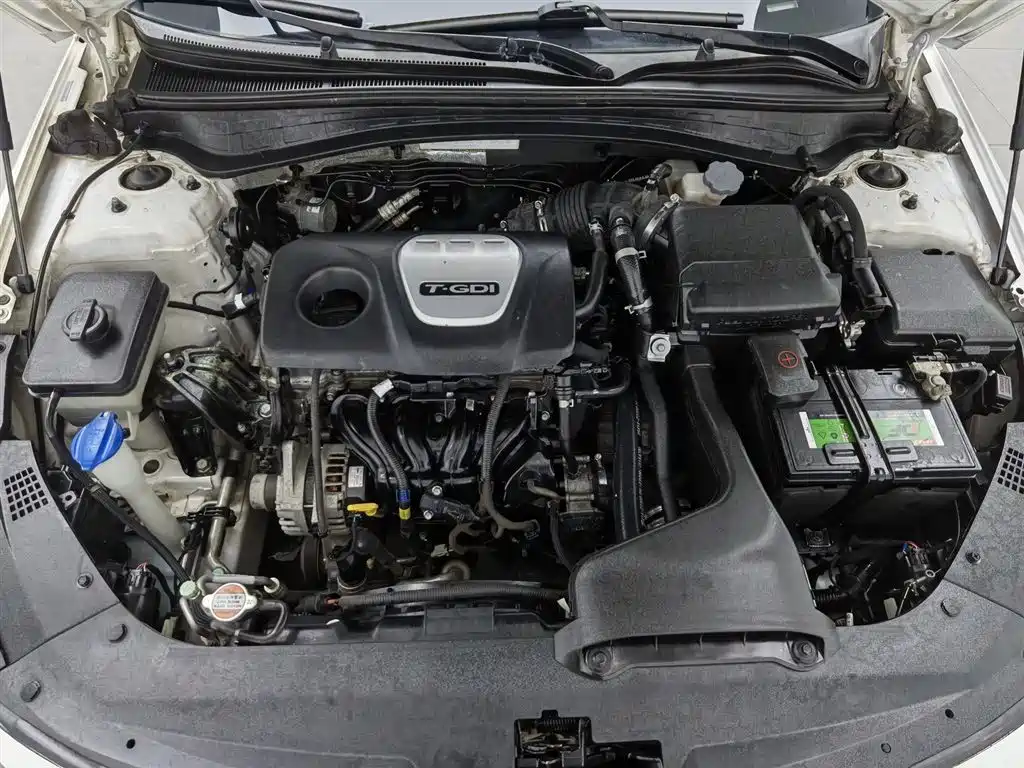 Kia K5 2016 1.6T AT LUX