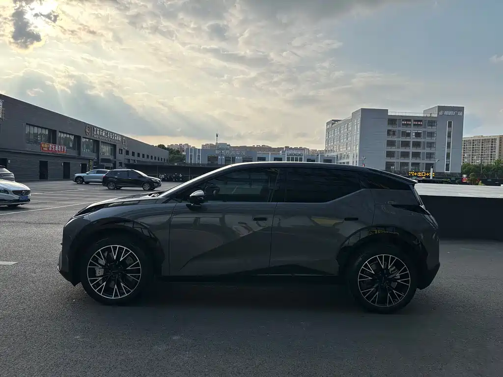 Zeekr X 2024 мест