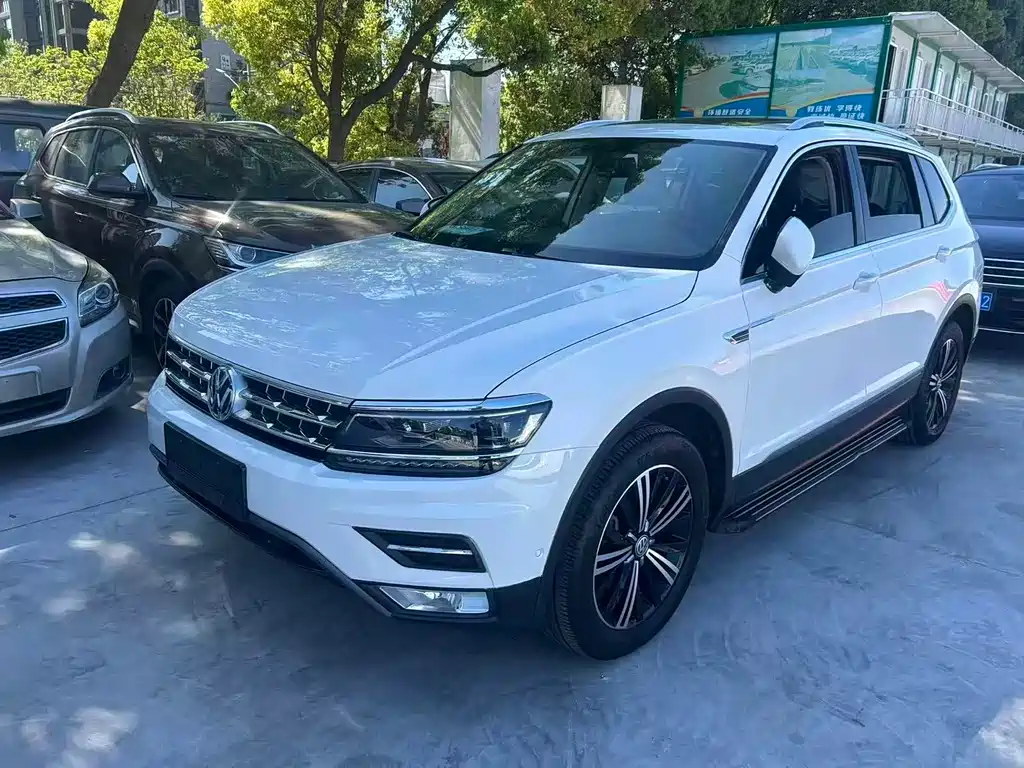 Volkswagen Tiguan L L 2017 330TSI AT Flagship
