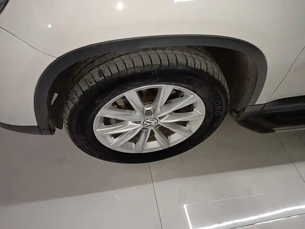 Volkswagen Tiguan — миниатюра 23