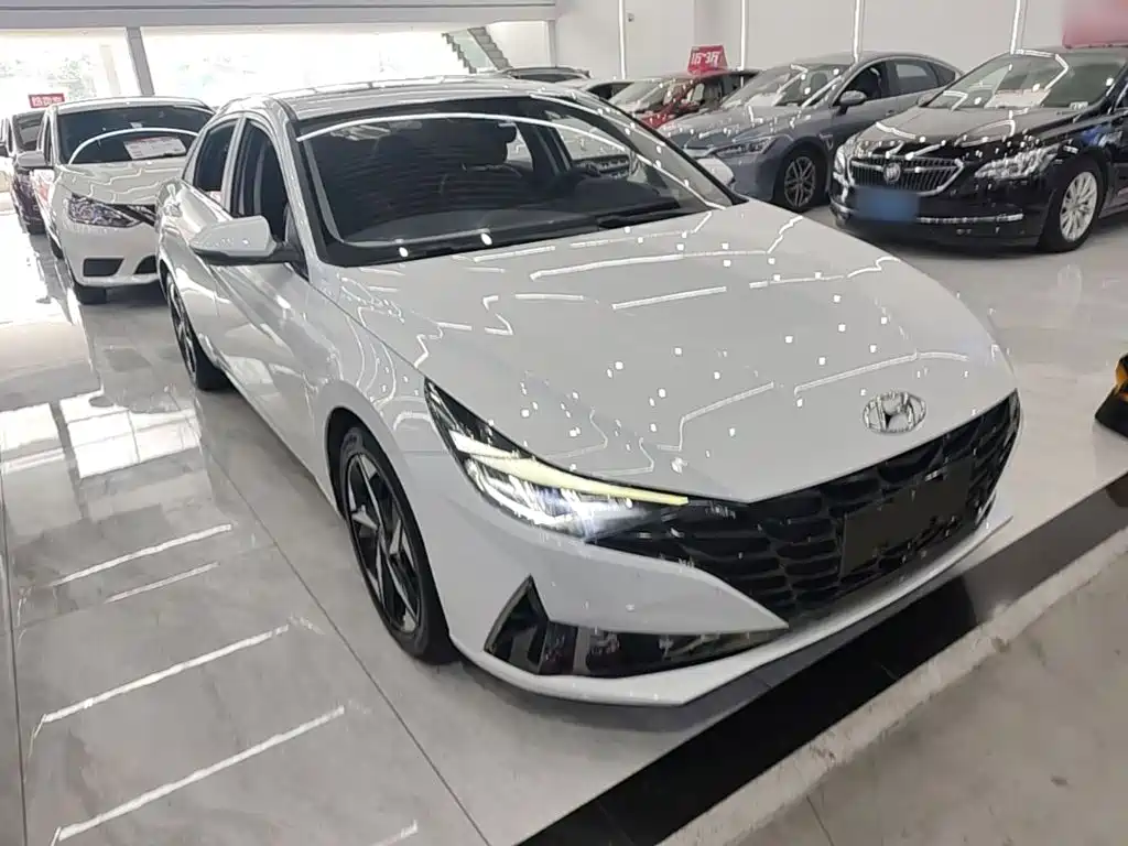 Hyundai Elantra — миниатюра 4