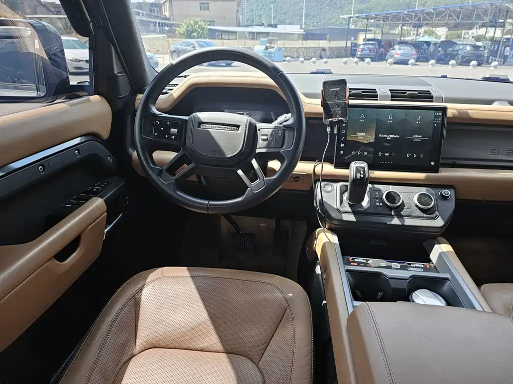 Land Rover Defender — миниатюра 6