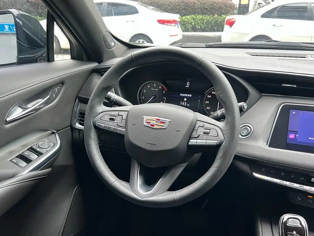Cadillac XT4 — миниатюра 7