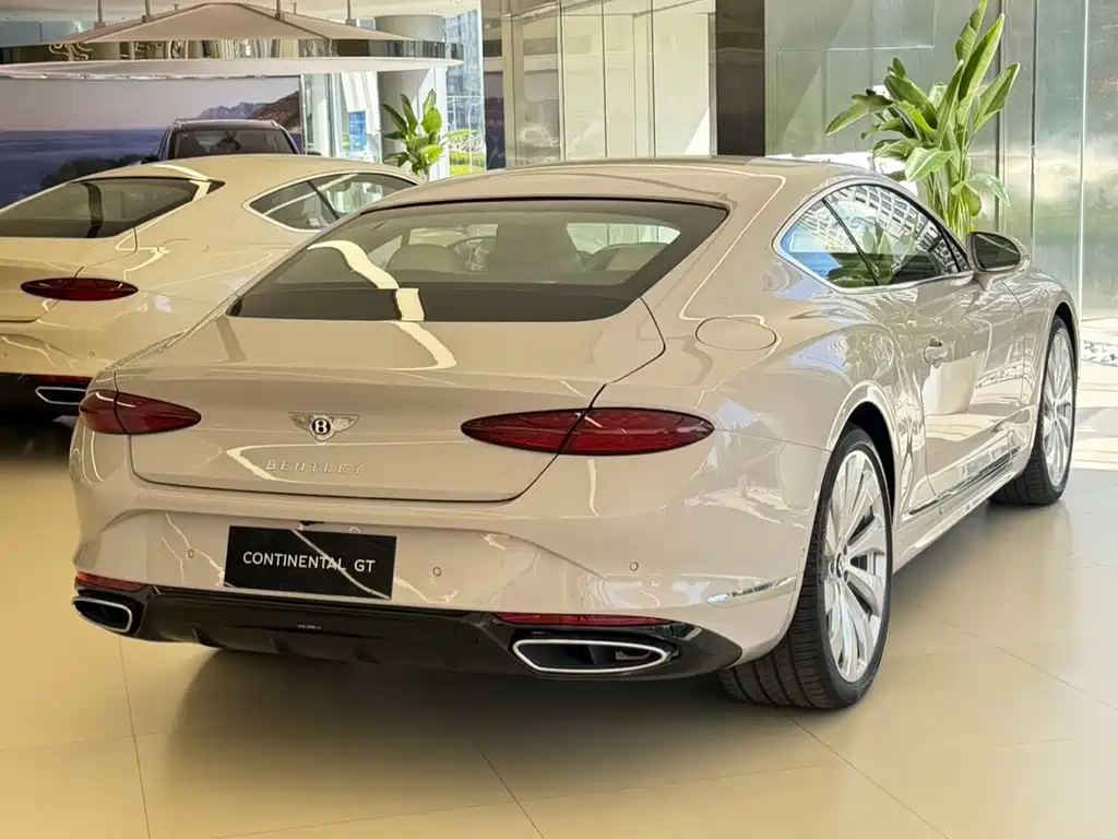 Bentley Continental PHEV 2026 GT