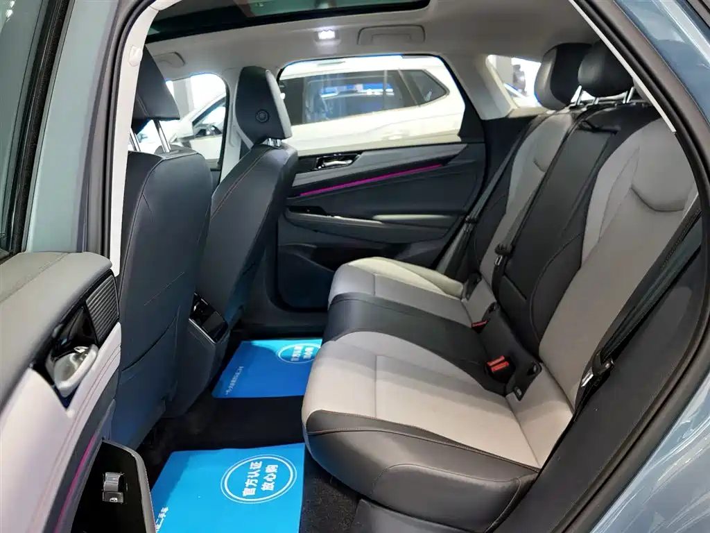 VOLKSWAGEN ID.7 VIZZION