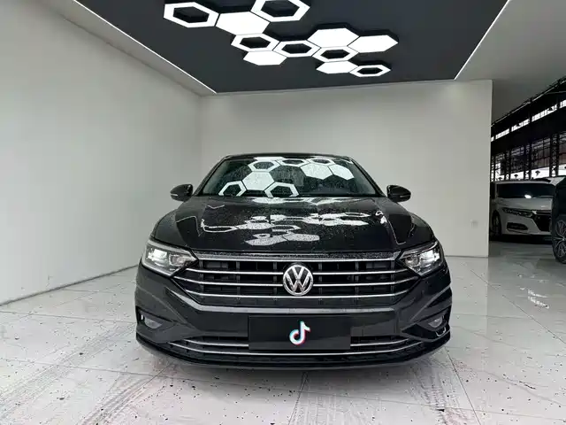 VOLKSWAGEN SAGITAR 2020