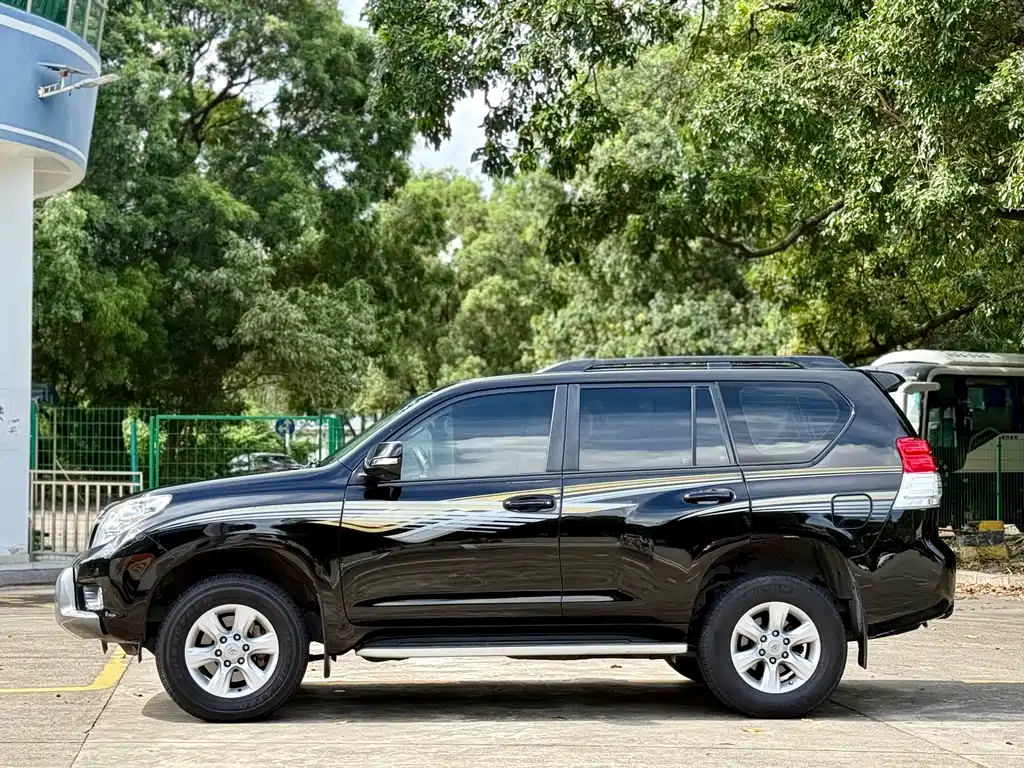 Toyota Land Cruiser Prado 2010 4.0L AT TX-L