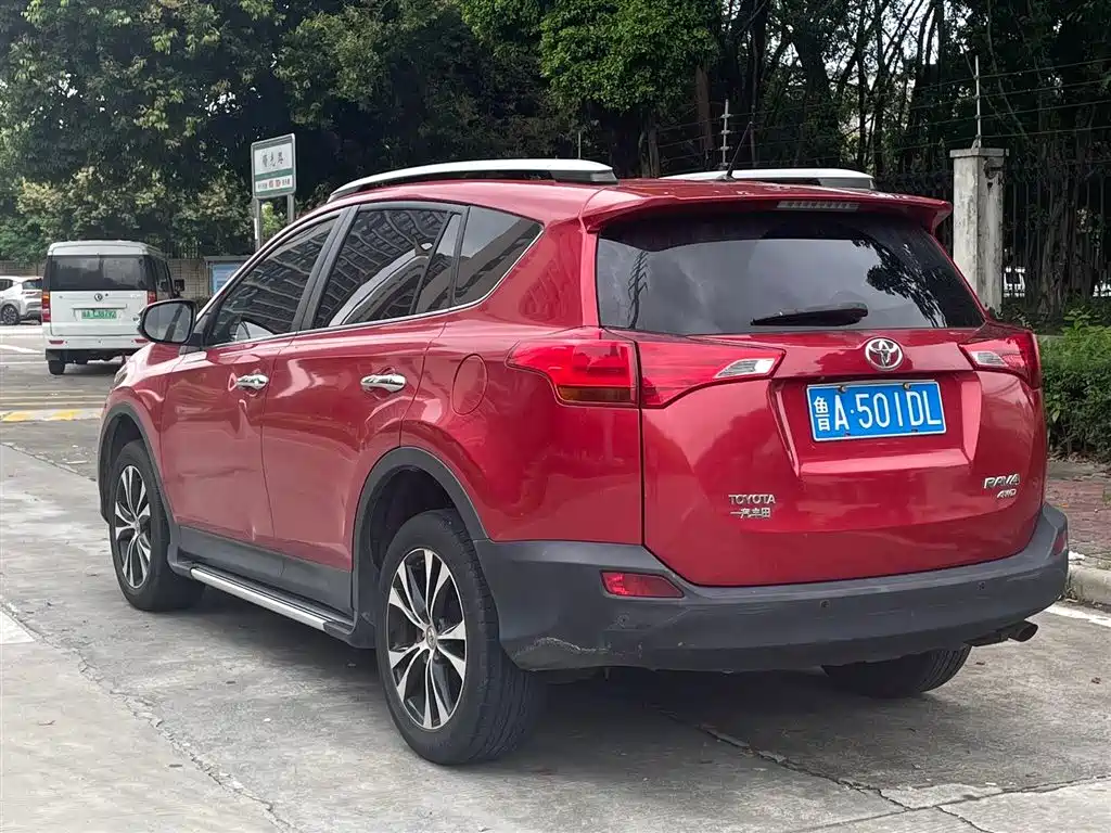Toyota RAV4 2013 2.5L AT Luxury