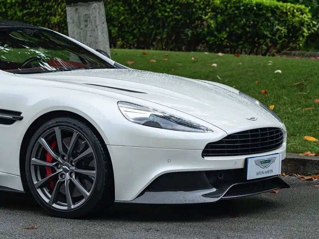 Aston Martin Vanquish — миниатюра 5