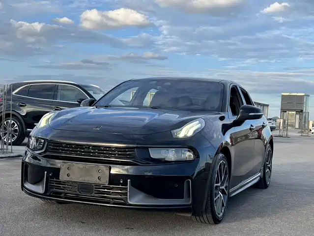 2021 Lynk & Co 03