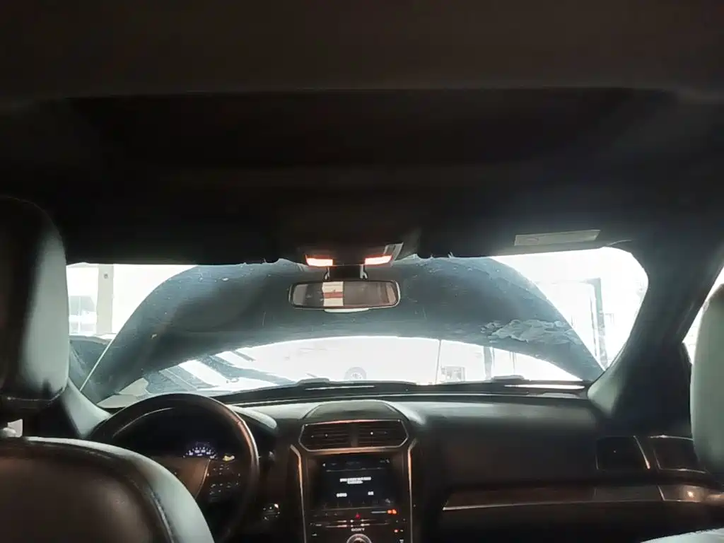 Ford Explorer (Import) — миниатюра 18