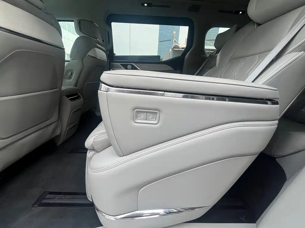 Volvo EM90 — миниатюра 14