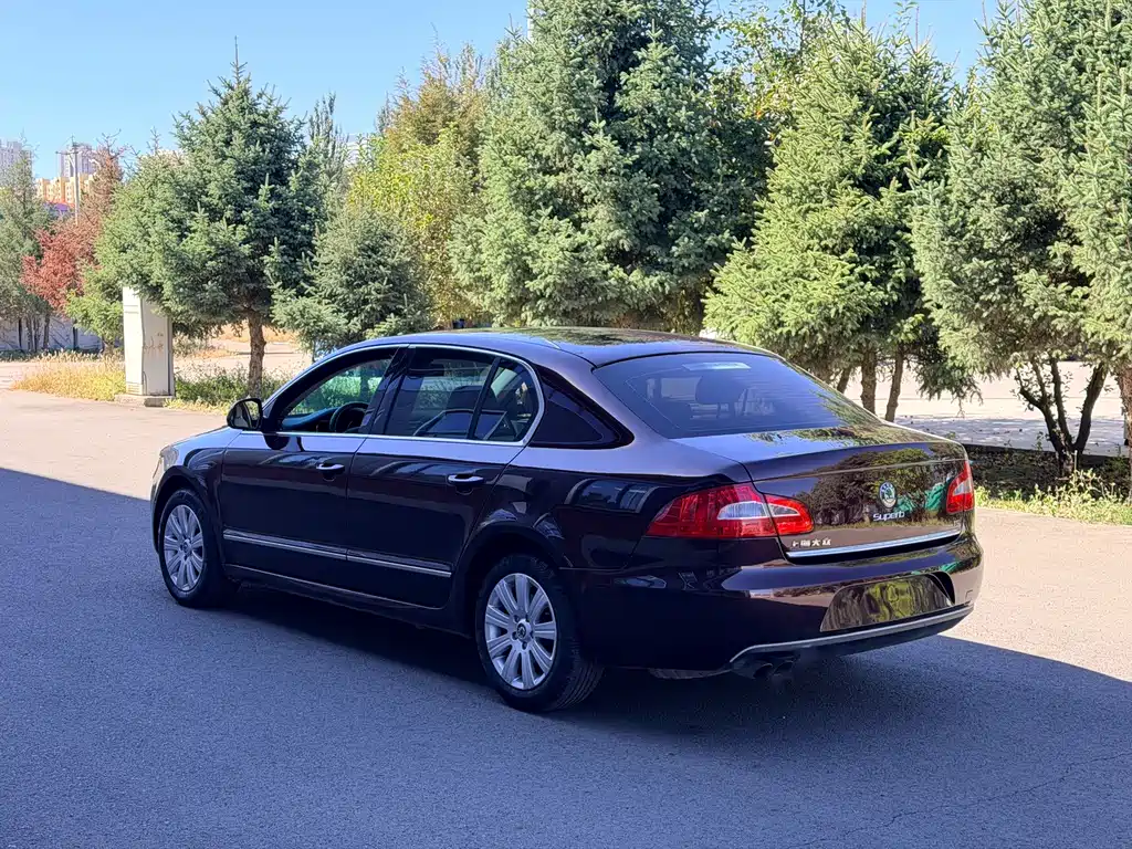 Skoda Superb — миниатюра 4