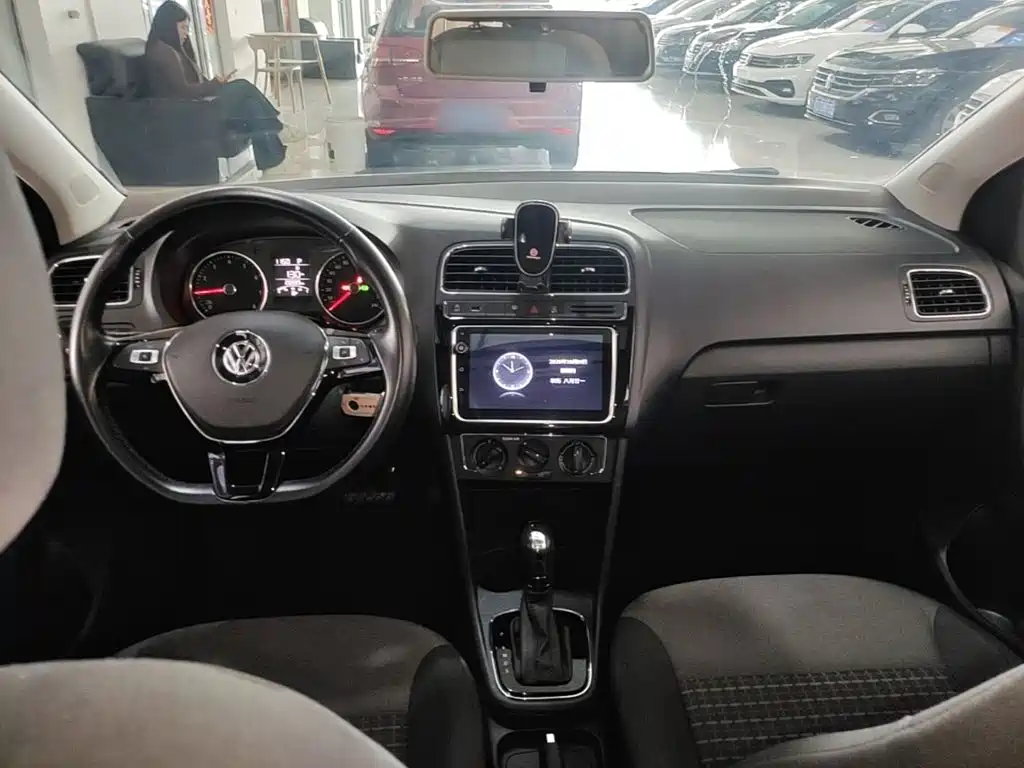Volkswagen Polo — миниатюра 10