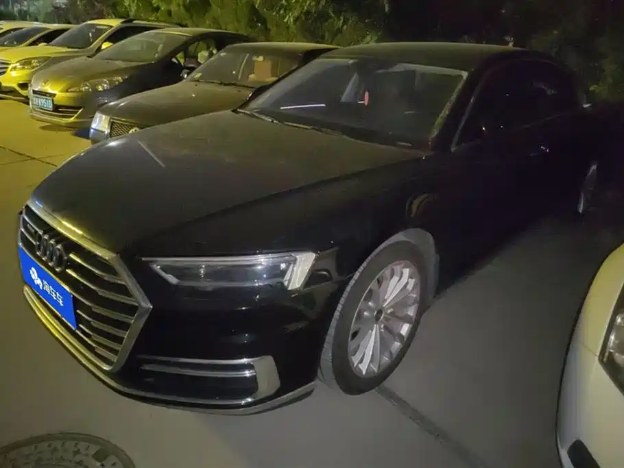 AUDI A8