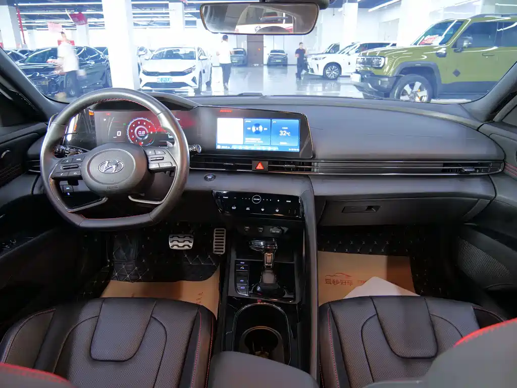 Hyundai Elantra — миниатюра 10