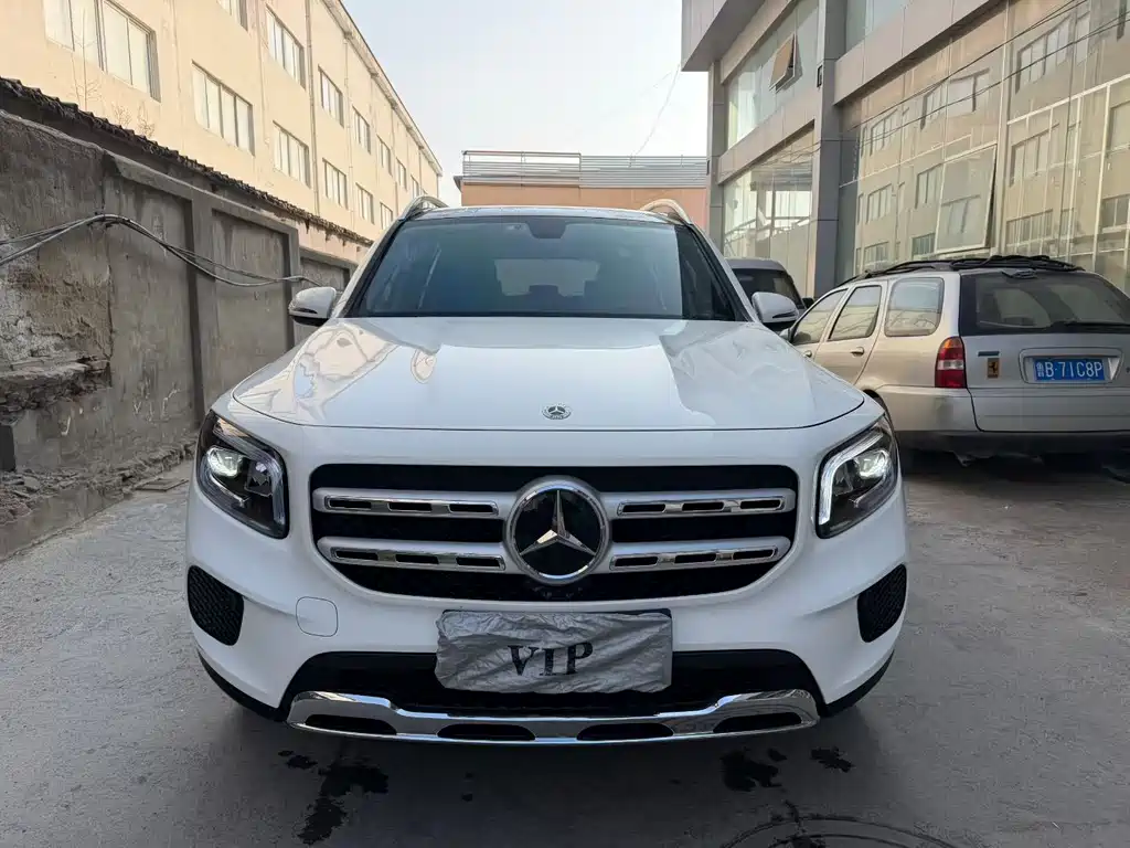 MERCEDES-BENZ GLB
