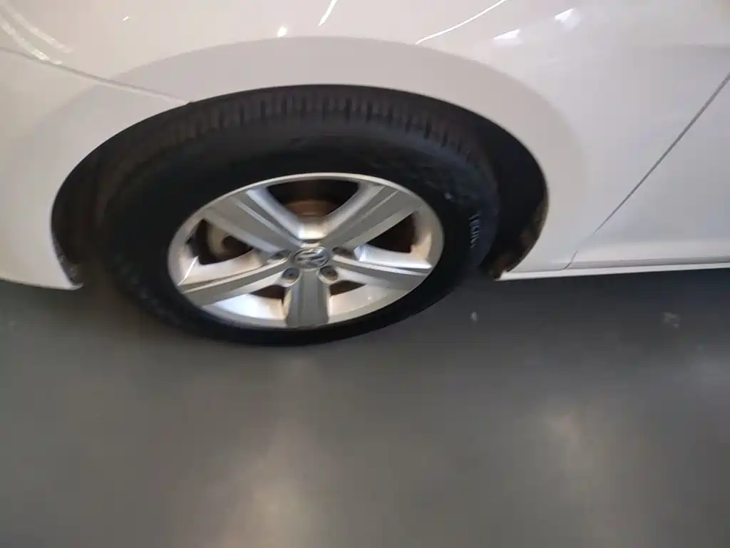 Volkswagen Golf — миниатюра 23
