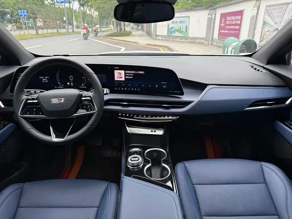 Cadillac GT4 — миниатюра 15