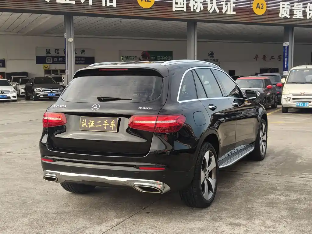 MERCEDES-BENZ GLC