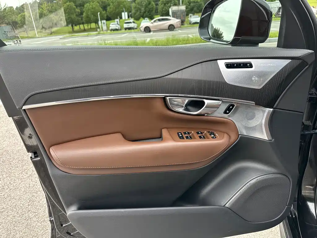 Volvo XC90 — миниатюра 29