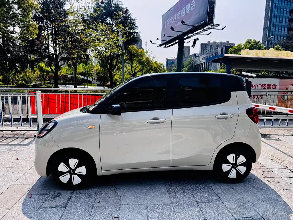 Wuling Mini EV MINIEV 2025 Premium +