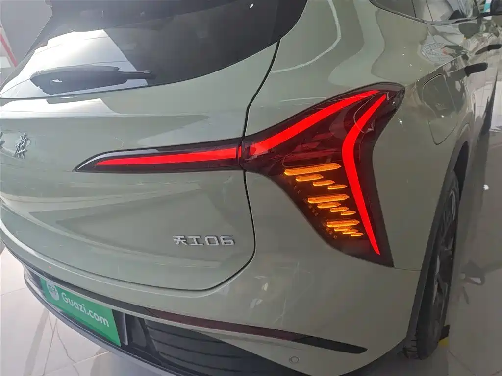 Hongqi 06 2025 520