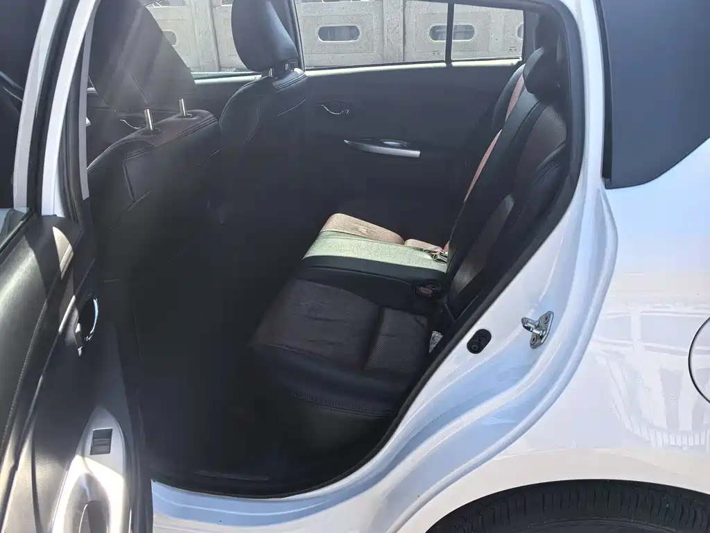 Toyota Yaris L Zhixuan YARiS L 2015 1.5E AT
