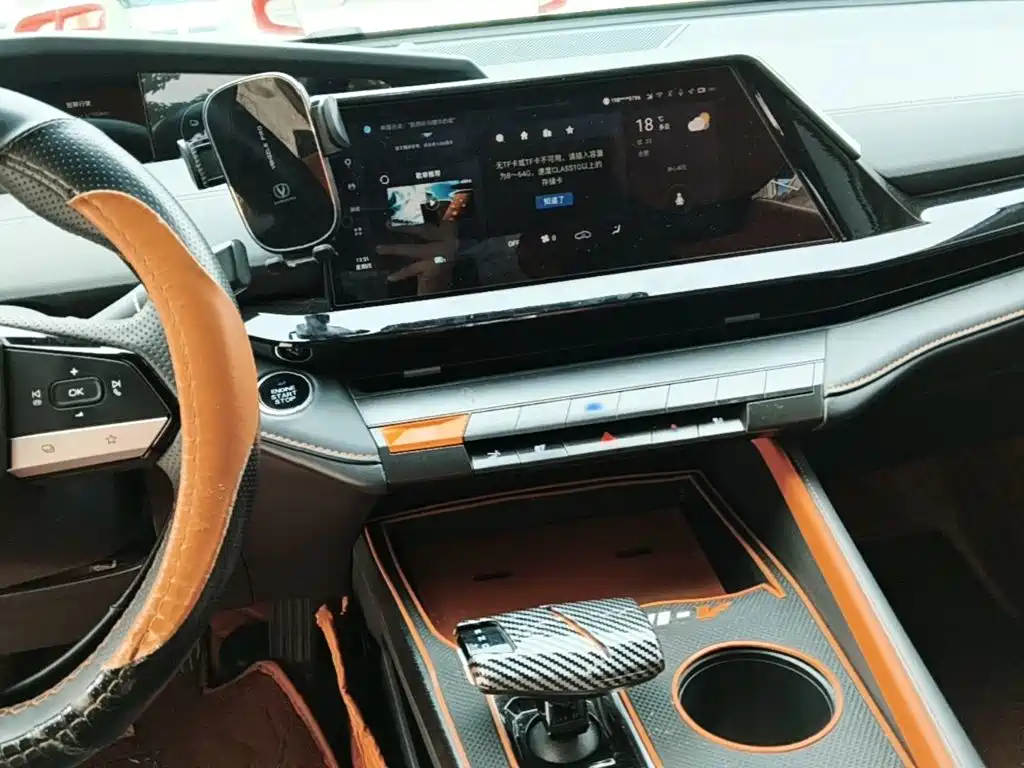 Changan UNI-V iDD — миниатюра 13