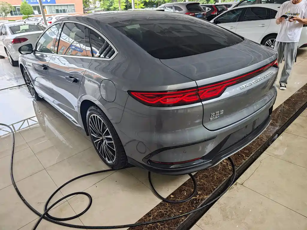 BYD Han 2022 DM-i 121KM Luxury