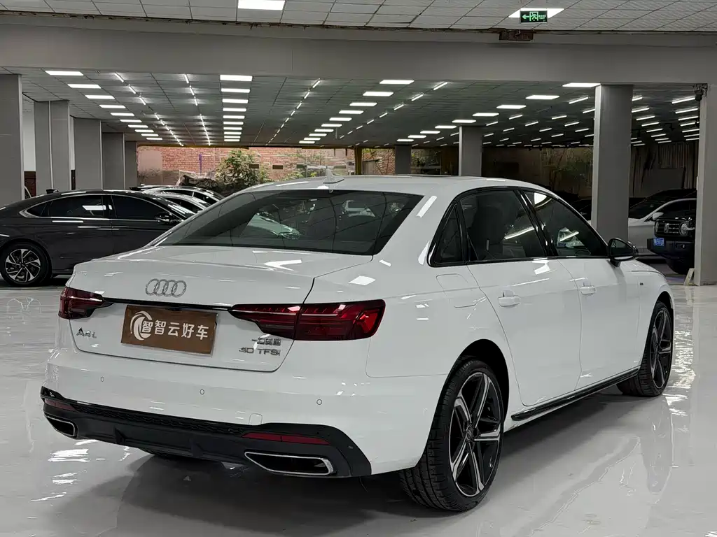 Audi A4L 2024 40 TFSI Luxury