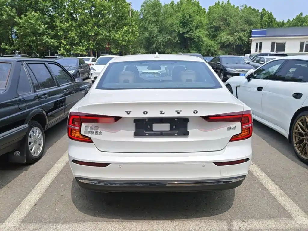Volvo S60 2025 B4 Luxury