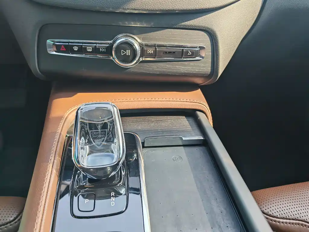 Volvo XC90 2022 B6 Luxury 7 мест