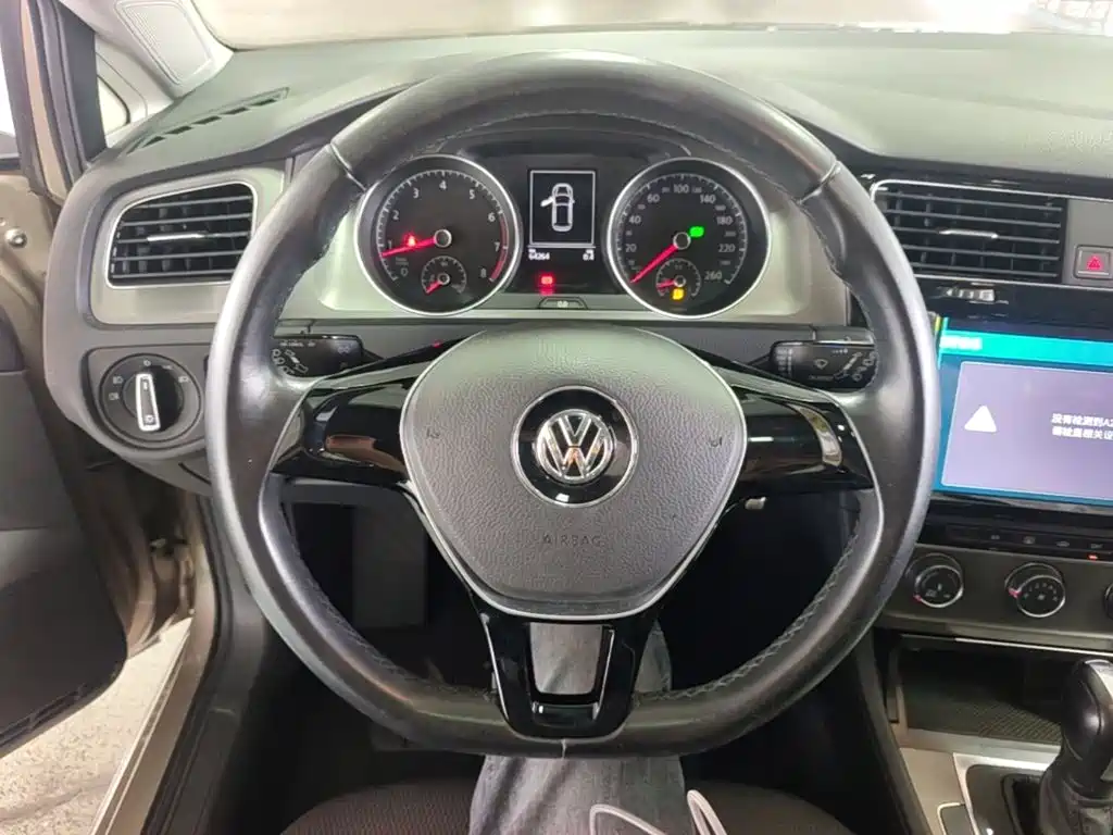 Volkswagen Golf — миниатюра 11